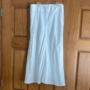East 5th White Linen Blend Skirt.  Size 8